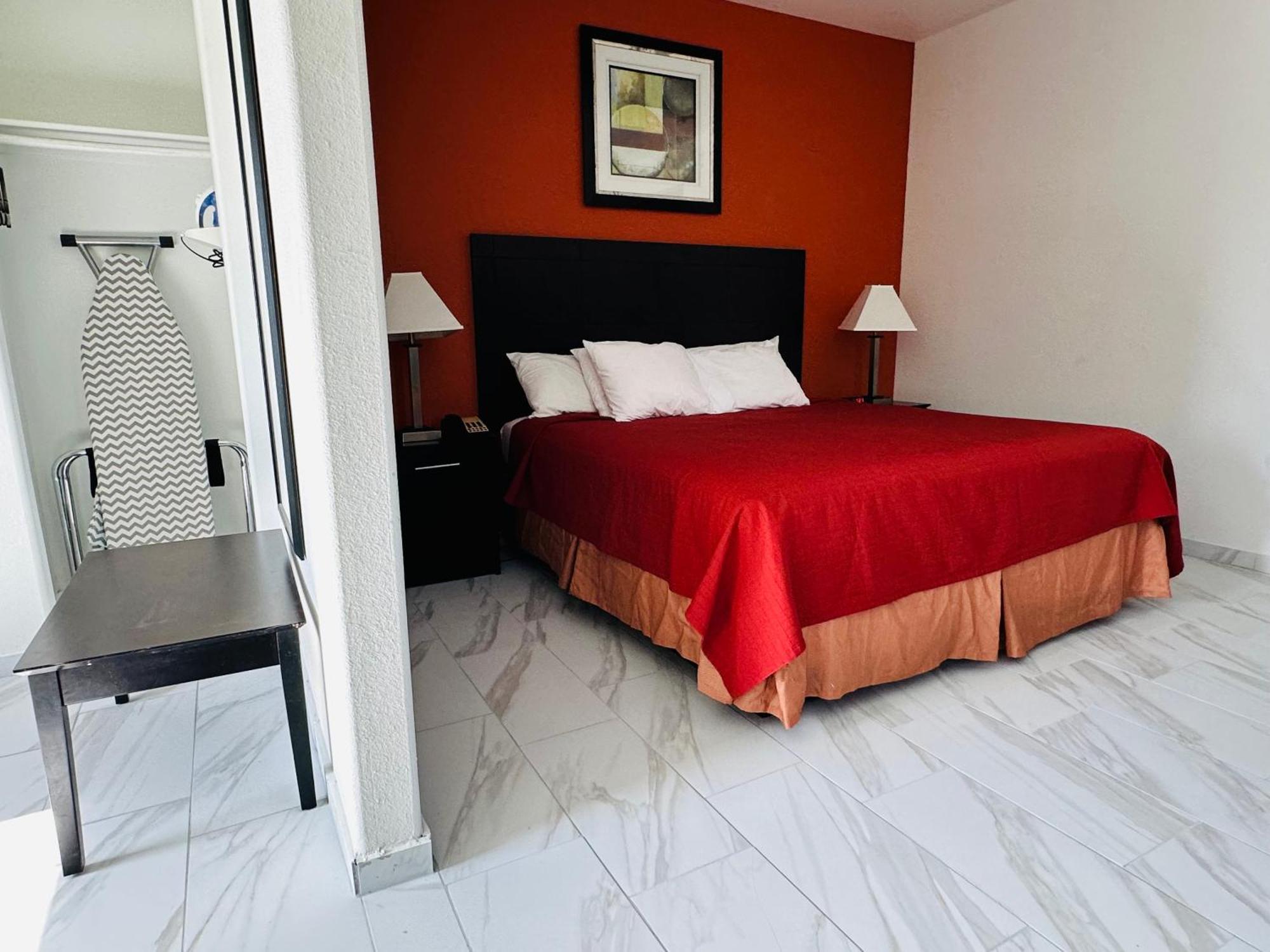 Lux Inn And Suites Three Rivers Exteriér fotografie