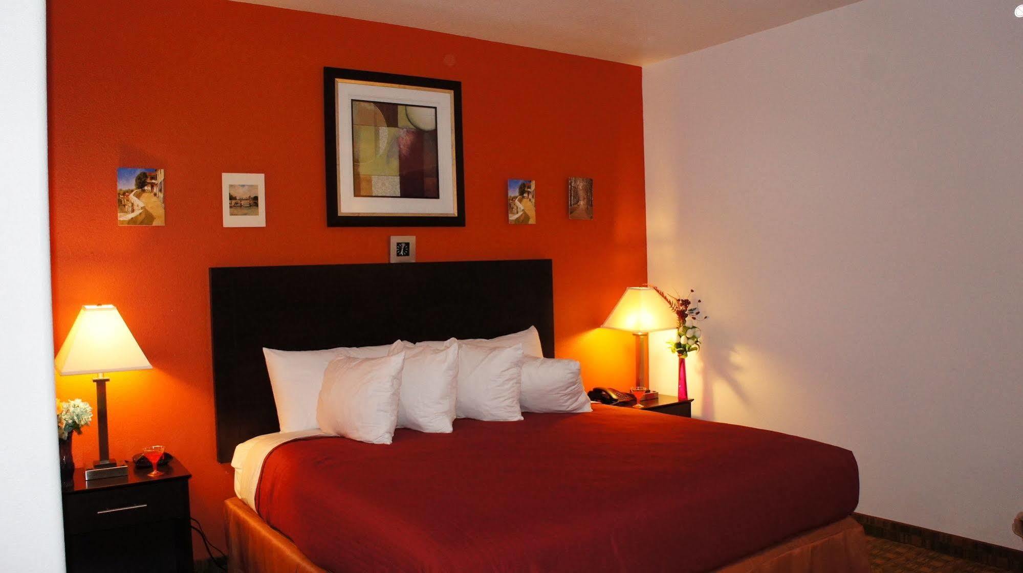 Lux Inn And Suites Three Rivers Exteriér fotografie